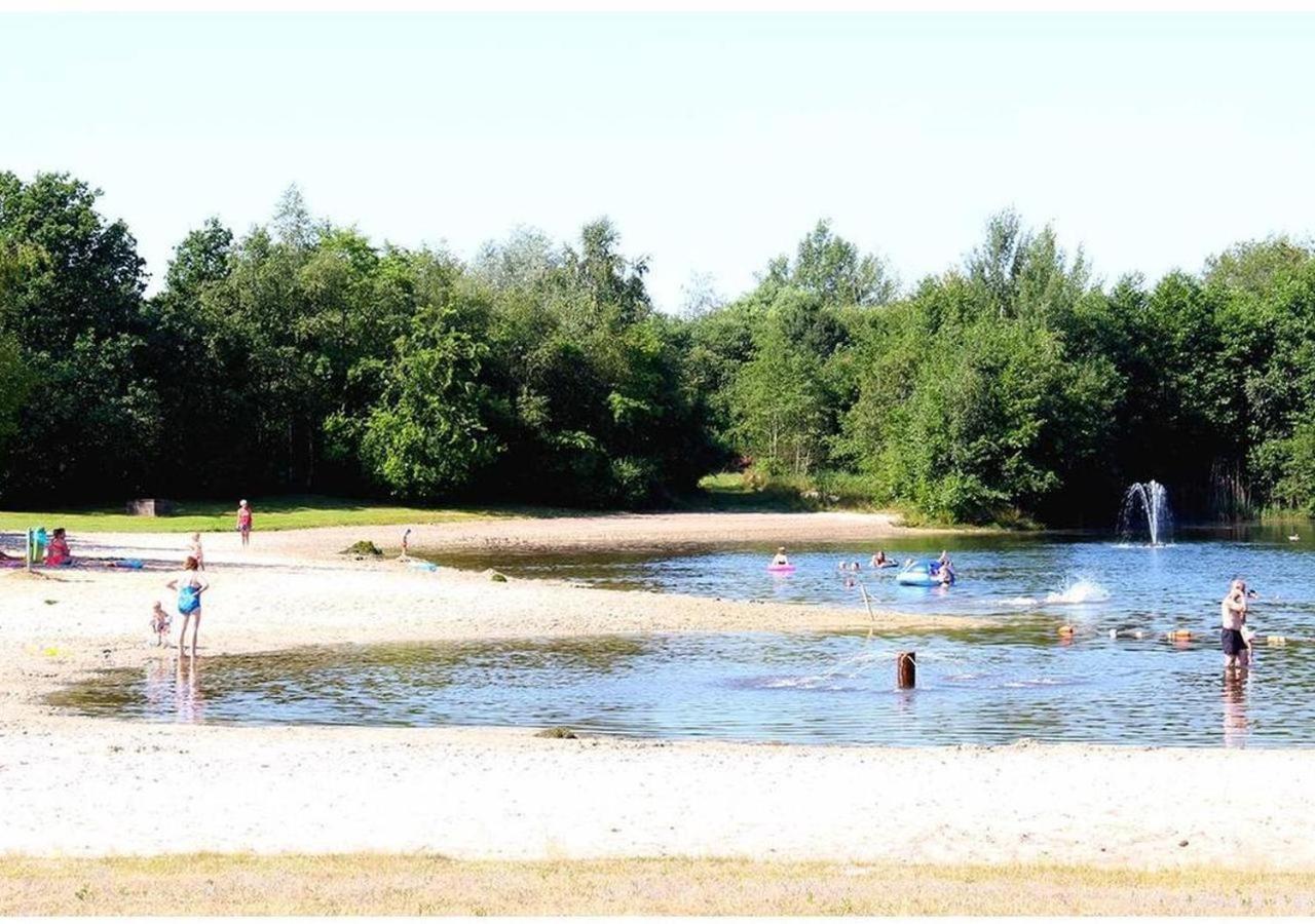 Comfortabel Chalet In Nationaal Park Wateren エクステリア 写真
