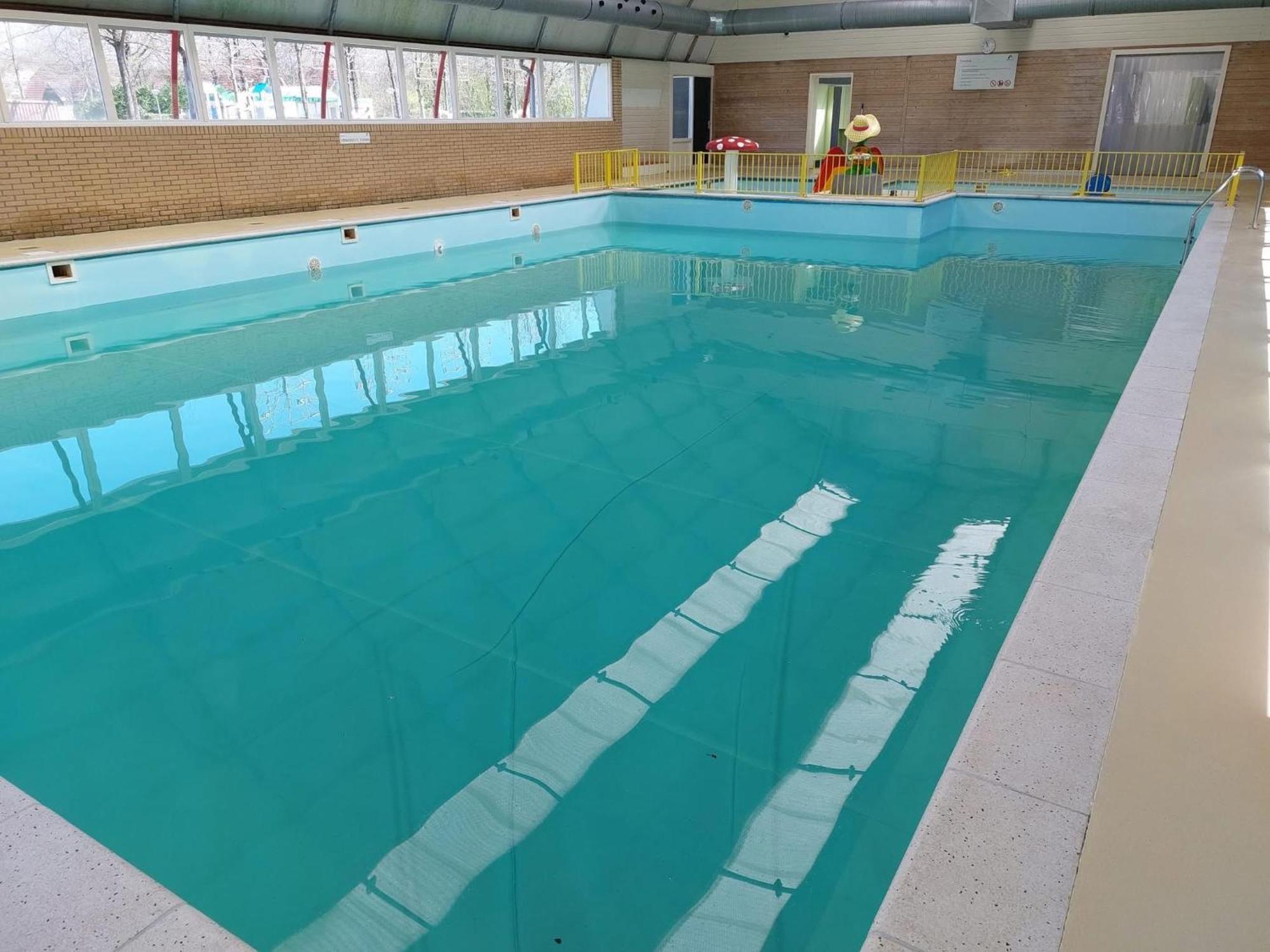 Comfortabel Chalet In Nationaal Park Wateren 部屋 写真